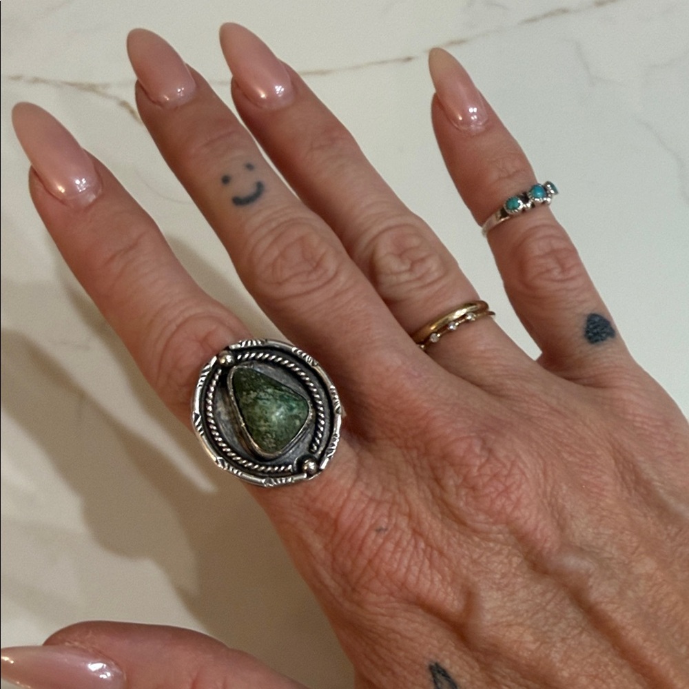 Vintage Native Sterling Silver Statement Ring Art… - image 8